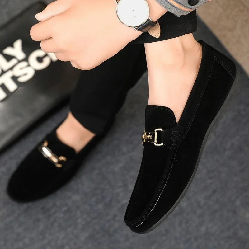 

Черная повседневная обувь на плоской подошве для мужчин, весенне-осенние кроссовки без шнуровки, продвижение в стиле ретро, дешевая жидкость для взрослых, мужская обувь для отдыха и работы