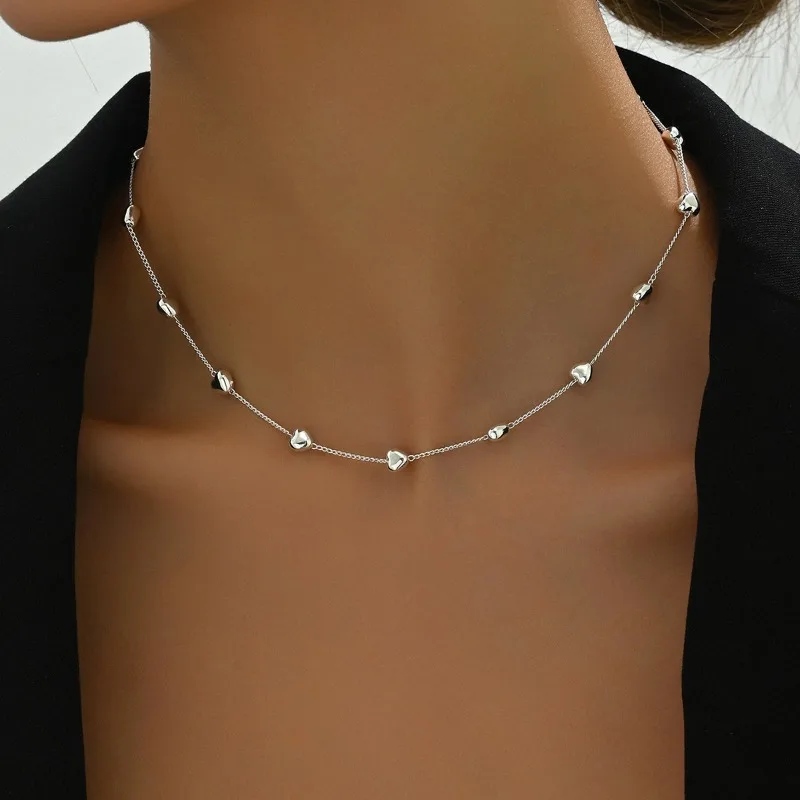 2024 Fashion Silver Color Heart Choker Necklaces for Women Simple Geometric Love Clavicle Chain Necklaces Jewelry Party Gifts