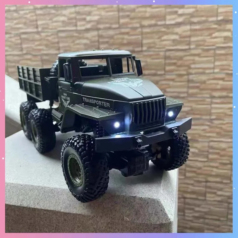 

RC Car Q68/Q69 1:18 2.4G Six-Wheel Military Truck Remote Control Toy Off-Road Climbing Car Simulation Car Model Car Holiday Gift