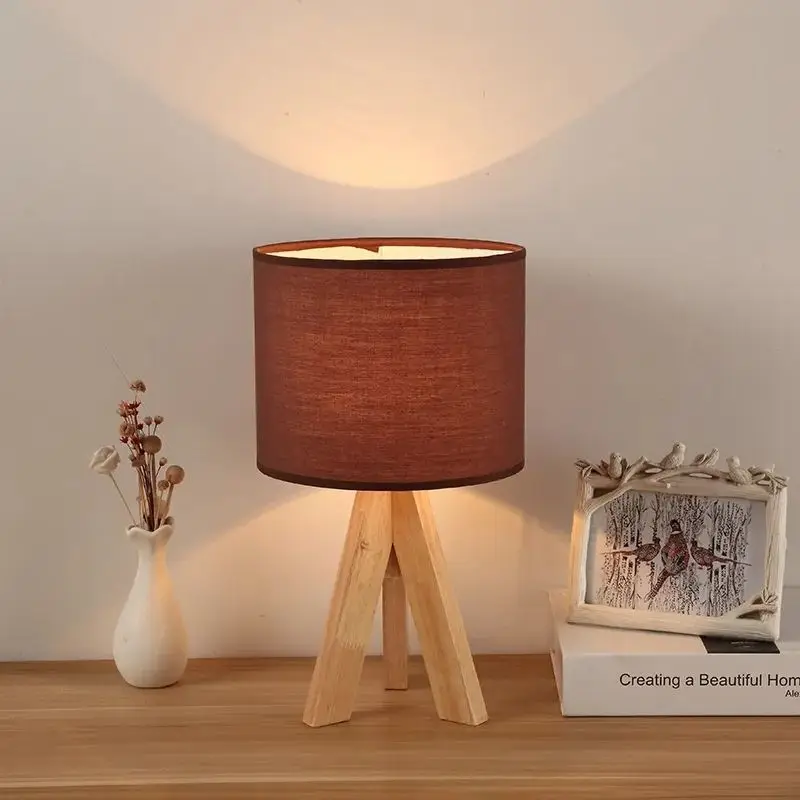 Lampada da comodino per camera da letto creativa e alla moda, semplicità moderna, romanzo e calore, personalità artistica, matrimonio