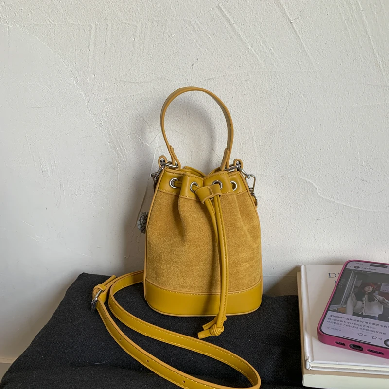 

Large Capacity String Sewing Thread Faux Suede Shoulder Bags for Women 2025 New High Quality Commute Design Crossbody Bags