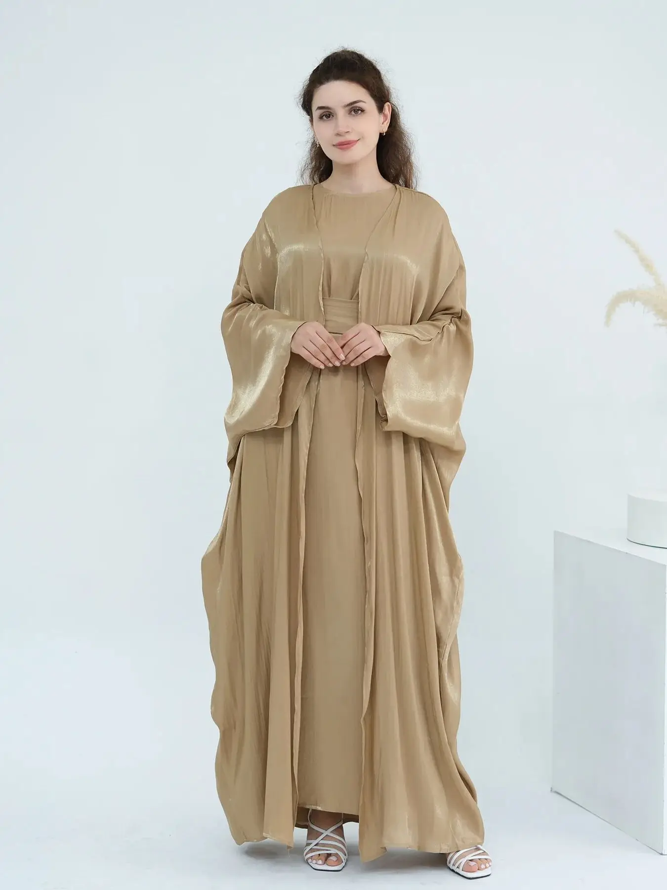 

Hot Sale Djellaba Muslim Dress 2 Pieces Silky Muslim Suits Elegant Long Islamic Women Modest Wear Clothing EID Sets WY2291