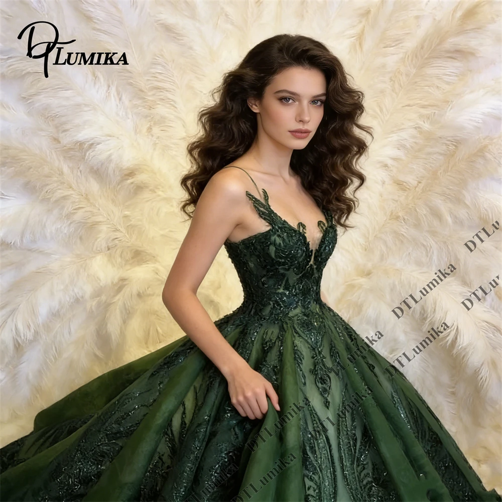 

Women Lace Evening Gown Spaghetti Strap Deep V Neck A-Line Train Dress Red Carpet Pageant Luxury Dazzling Sweet 15 Dresses