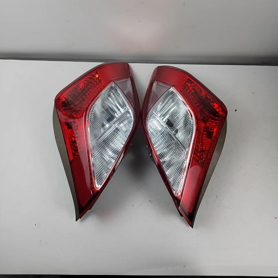 トヨタ　純正　テールランプ　ヴィッツ　VITZ 左右セット　130 131 トヨタ ヴィッツ テールランプ KSP130 NCP131 NSP130 NSP135