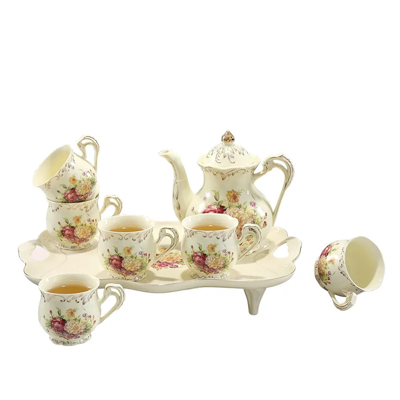 European Painted Flowers Porcelain Cup and Saucer Set Coffee Tea Cup Ceramic Teapot Living Room Decor Gilded Tea Set Ornaments