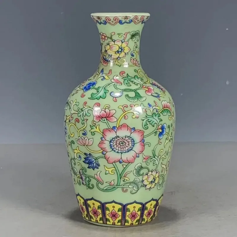 Chinese Green Famille Rose Porcelain Qing Qianlong Lotus Pattern Vase 5.78 inch