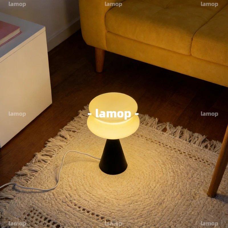 Cream‑Style Glass Egg‑Tart Lamp for Bedroom Bedside Vintage table lamp coffee shop Atmosphere Night Light