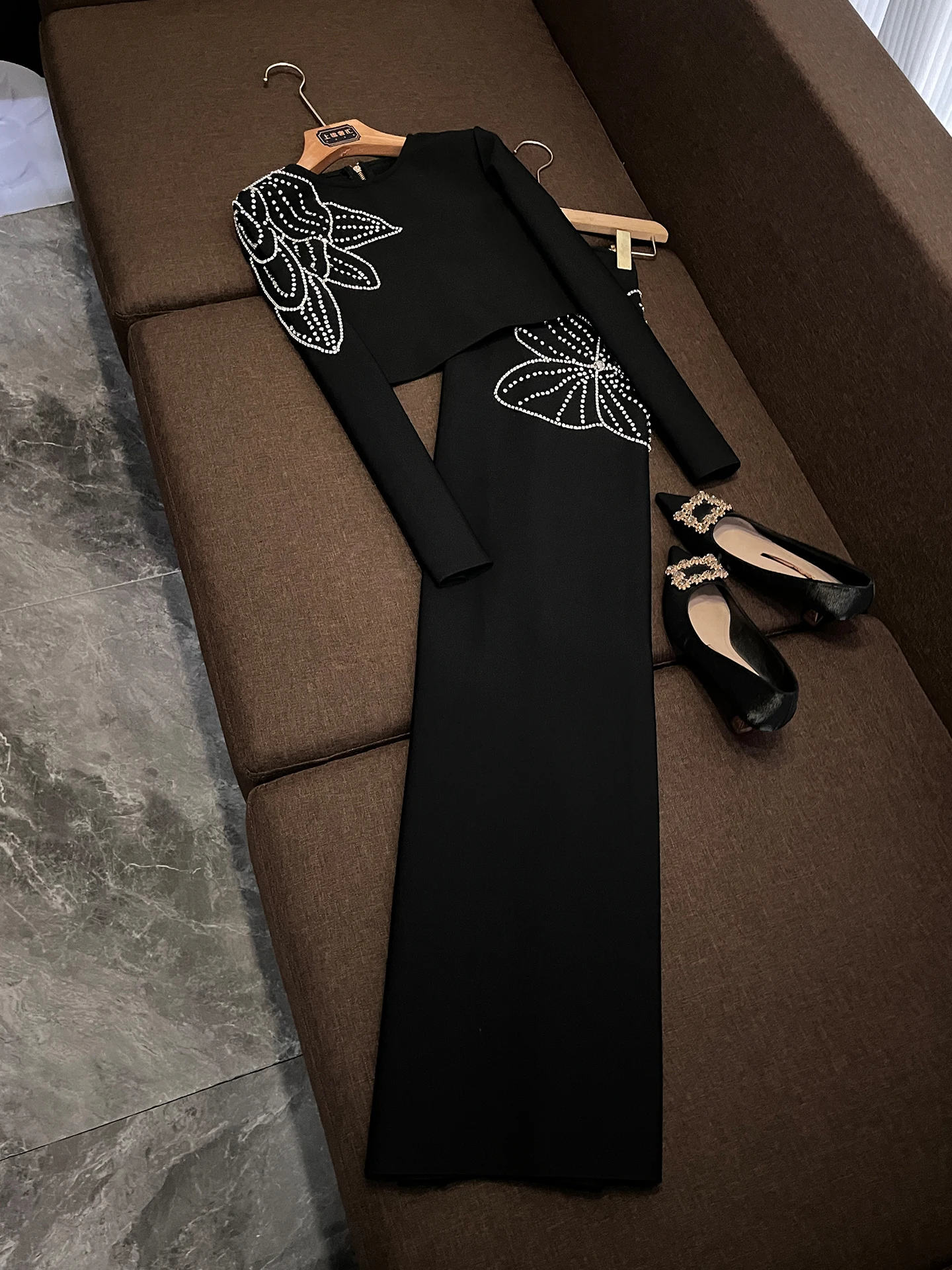 

Элегантный комплект из двух предметов с бриллиантовой отделкой: женский зимний костюм с длинными рукавами и юбкой с высокой талией, роскошный ансамбль Z0, модный цветочный принт