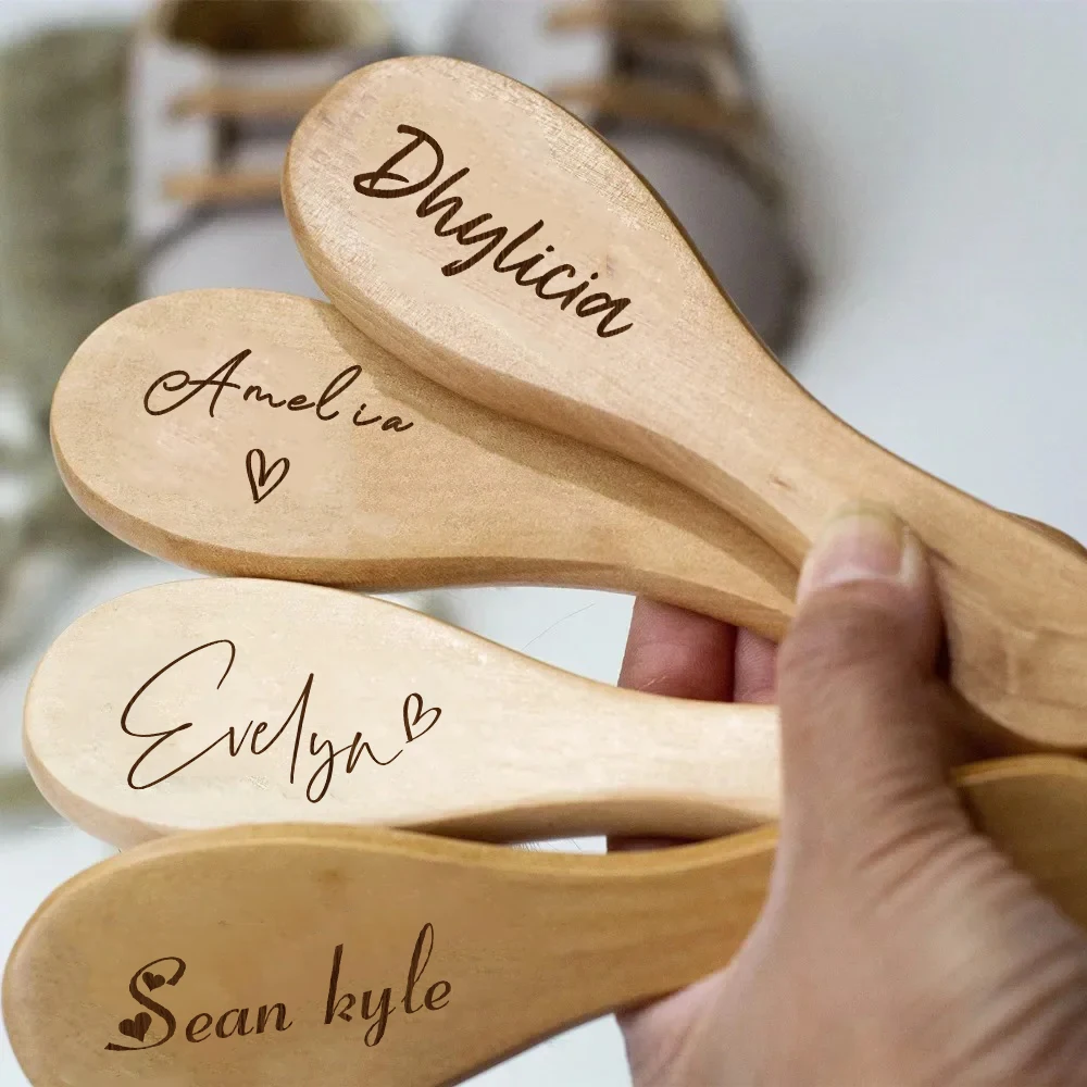 

Детские расчески с гравировкой имени младенца, деревянная щетка для волос для новорожденных, персонализированная расческа, подарки на день рождения/хрещение/день рождения