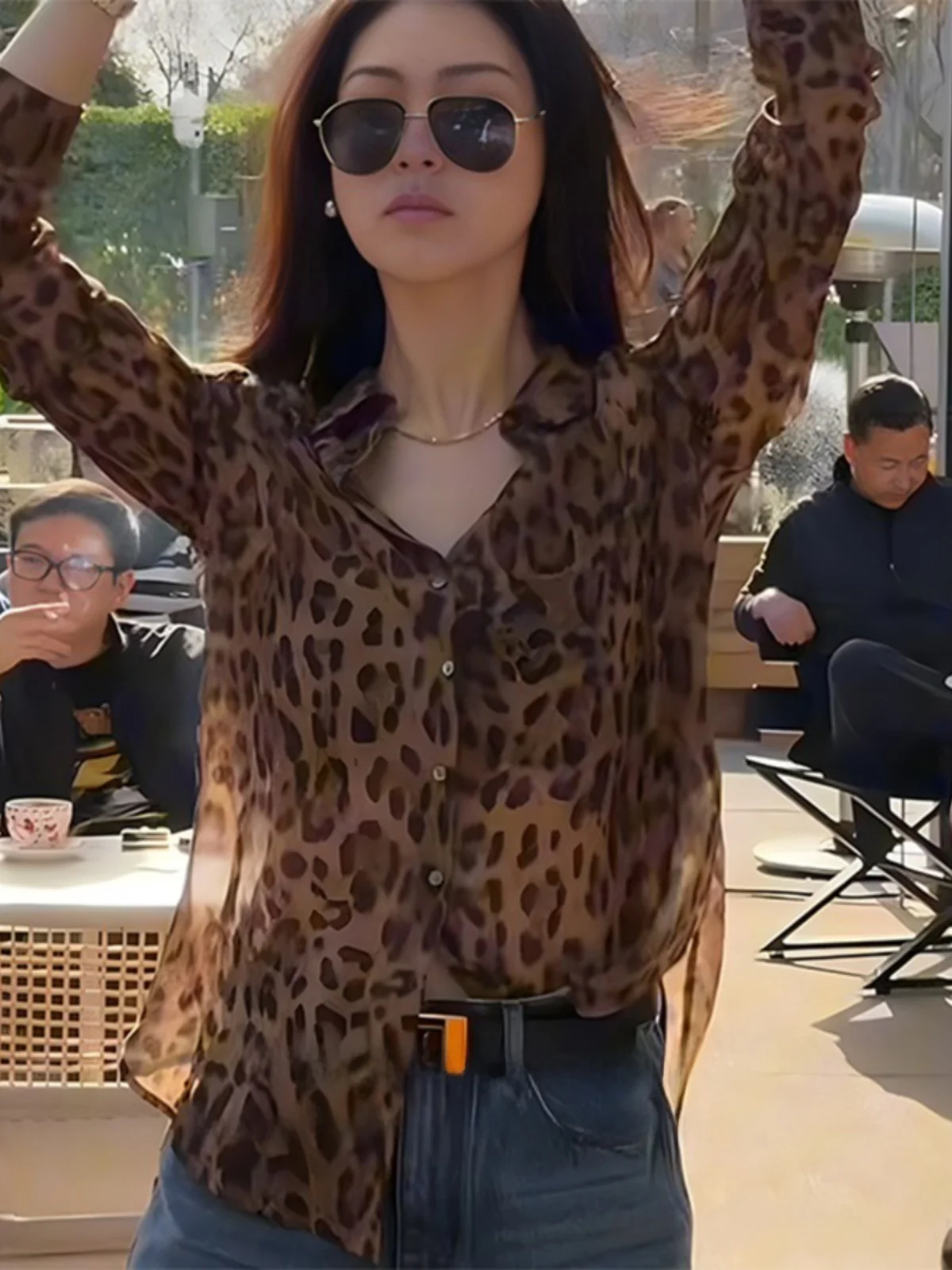 

Уникальный красивый кардиган с леопардовым принтом и длинными рукавами для женщин, весна 2025, новая модель, стройнящий эффект, открытый фасон, премиум-класс