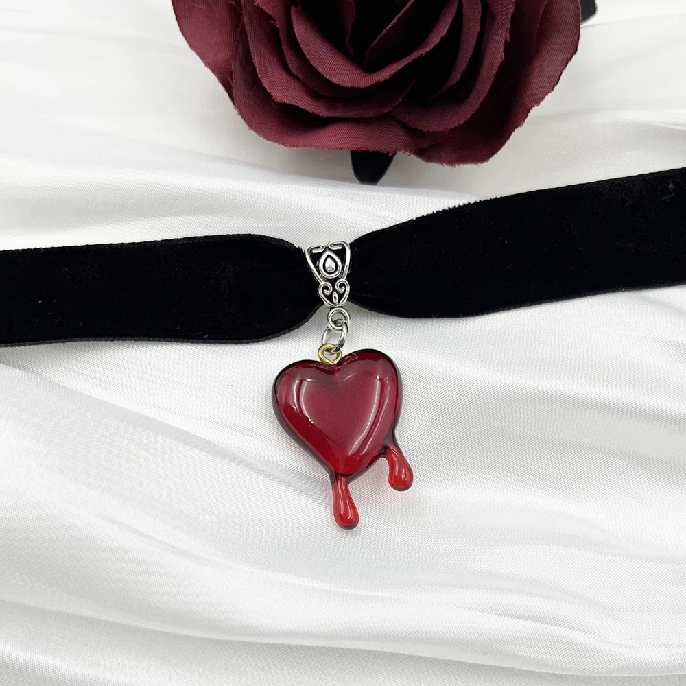 Y2K Dropping Blood Heart Choker Necklace Black Velvet Red Heart Pendent Choker Vampire Jewelry Gift For Women