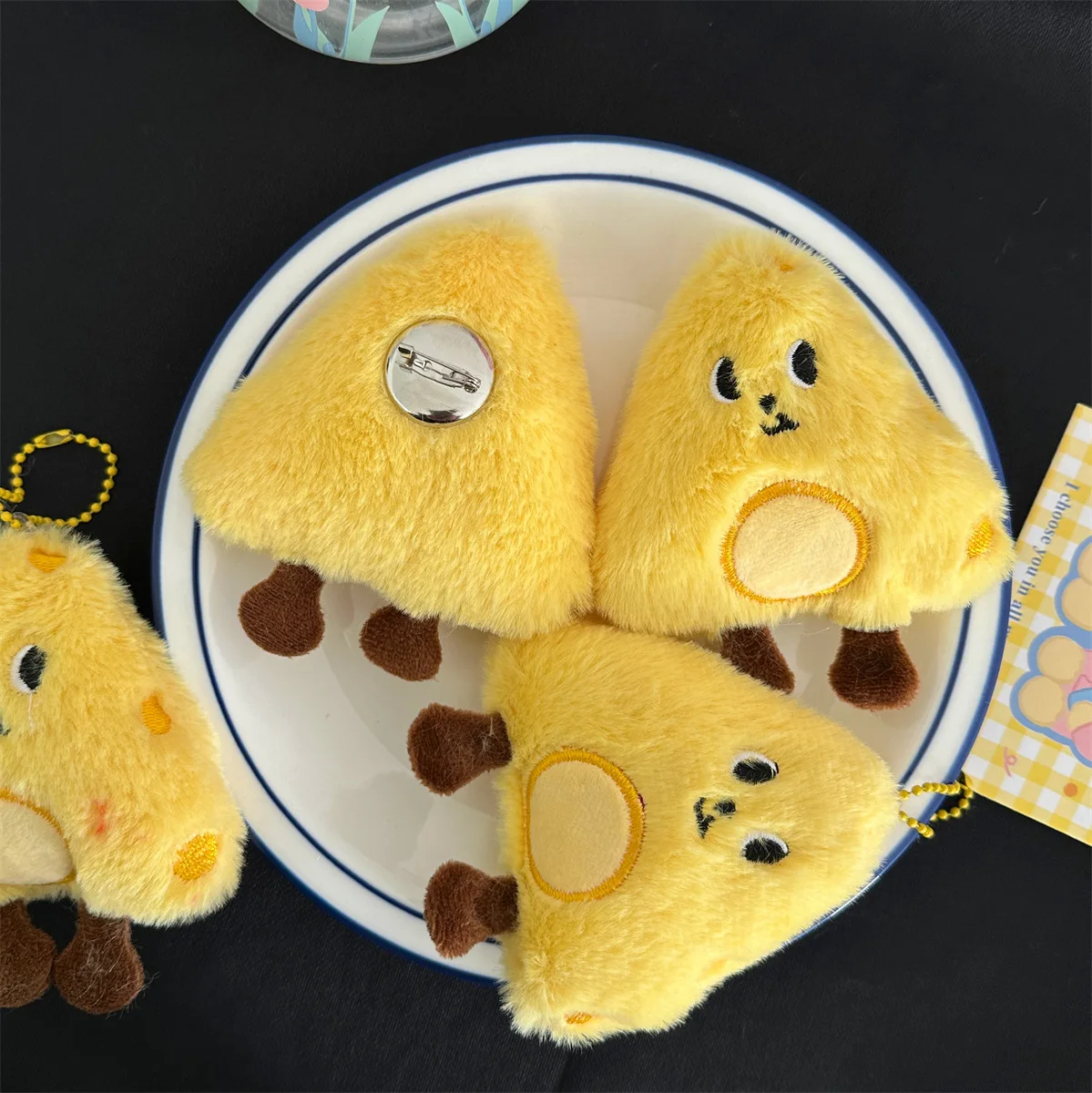 1pc Kawaii dessin animé fromage en peluche poupée jouet sac pendentif accessoires Cosplay broche portefeuille en peluche fromage cadeau d'anniversaire