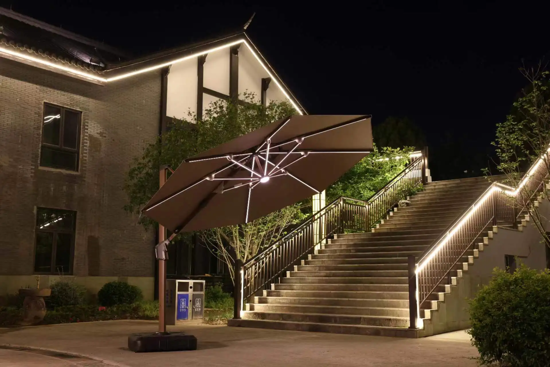 Innovative Design Outdoor Beach Umbrella with Rain Waterproof Elegant Patio Umbrella