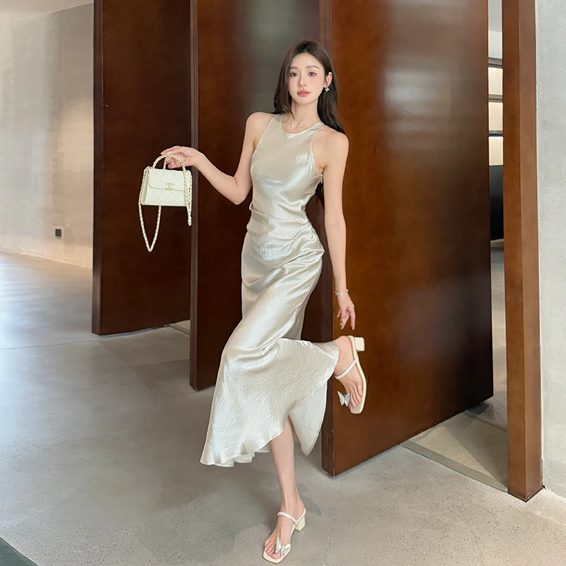 Fashion Delicate Glossy Acetate Satin Sleeveless Halter-Neck Folded Slim Long Dress Party Club