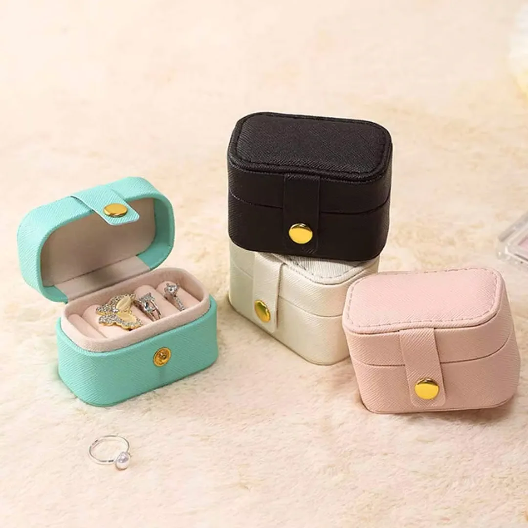 Kotak Hadiah Perhiasan Multifungsi Kulit Pu Portabel Mini untuk Anting Cincin Kalung Organizer Penyimpanan Mewah Harta Karun