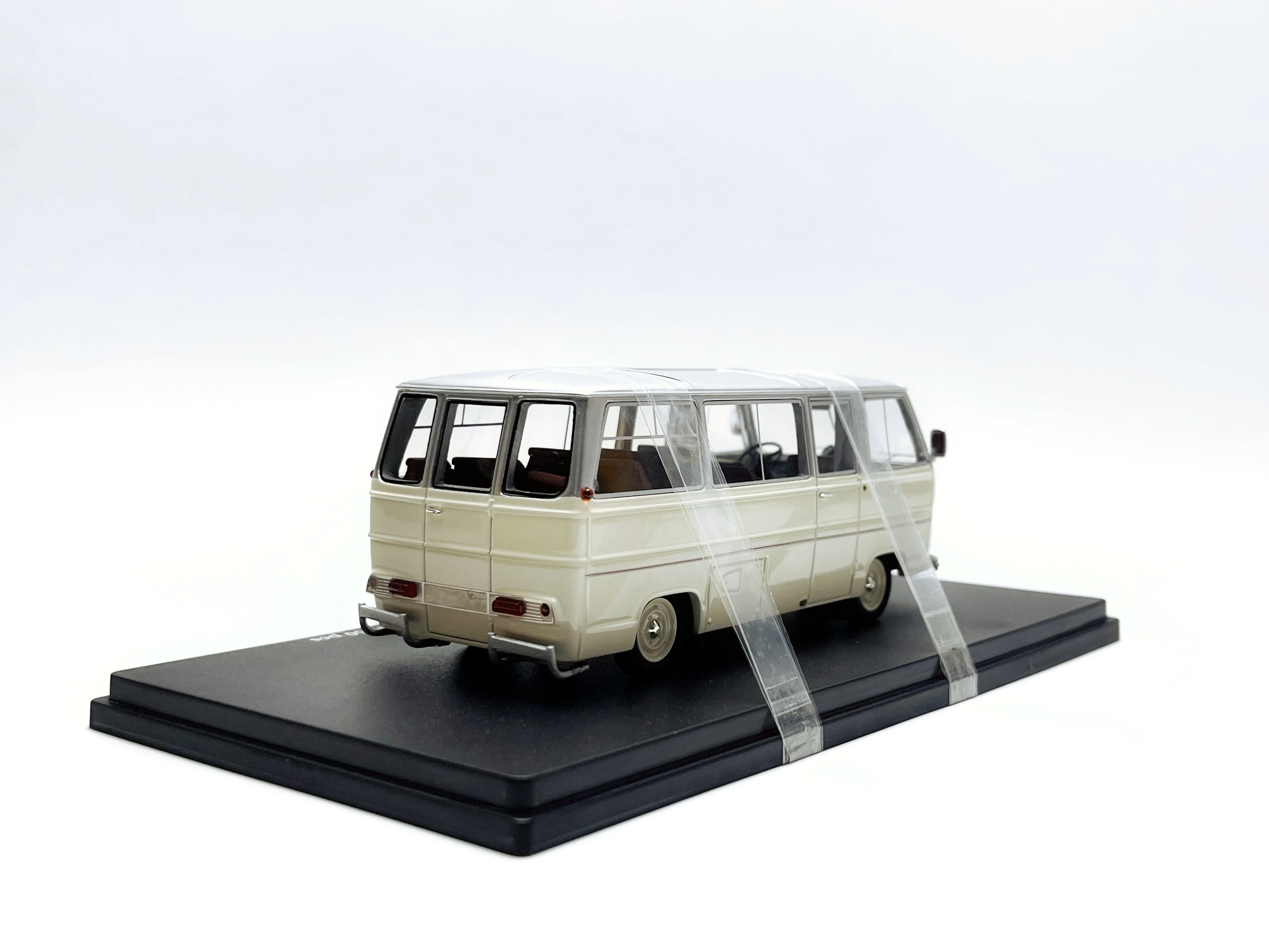 PERFEX 1/43 Scale CH14 CURRUS Collection and display of simulated resin bus models