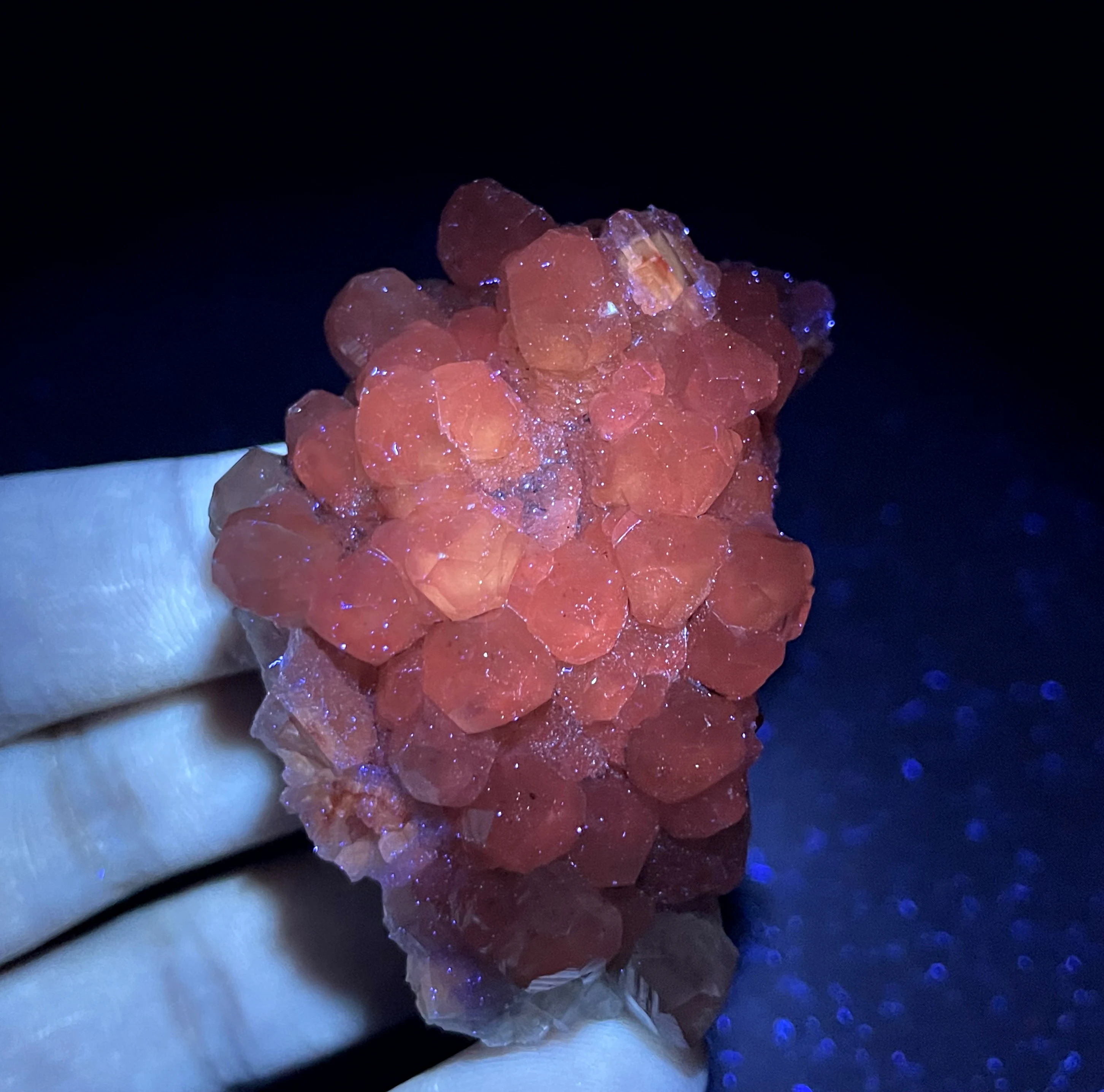 

BEST! 100% natural polyhedral Fluorescent calcite mineral specimen stones and crystals healing crystals quartz