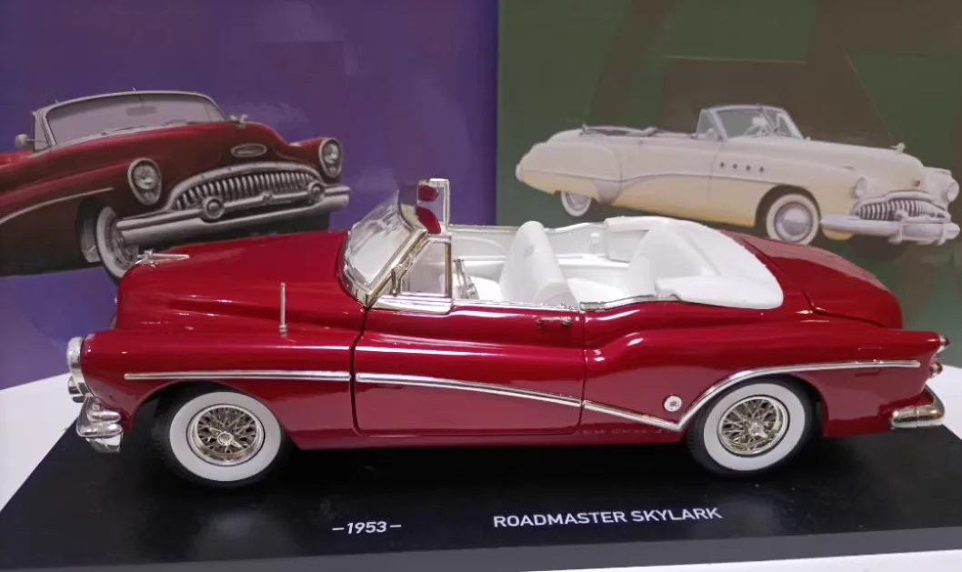 Original Factory 1:18 Roadmaster Skylark 1953 Vintage Car Alloy Fully Open Simulation Limited Edition Alloy Metal Static Car