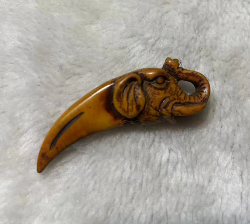 Antique miscellaneous imitation bone carving tiger head elephant tiger tooth necklace pendant