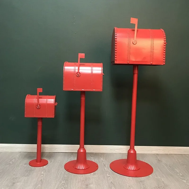 Manufacturer European-style wrought iron villa mailbox floor-to-ceiling retro iron mailbox outdoor rainproof newspaper mailbox