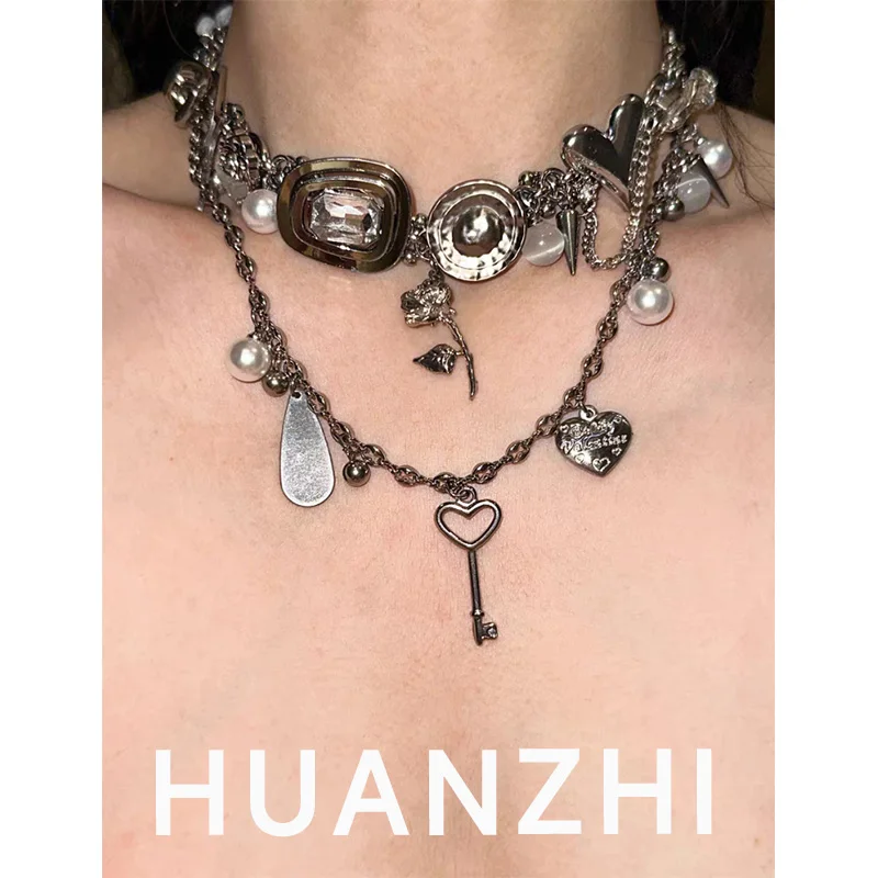 HUANZHI Personalised Exaggerated Thorn Rose Necklace Love Key Pendant Unisex Choker Vintage Punk Heavy Jewelry for Women Men New