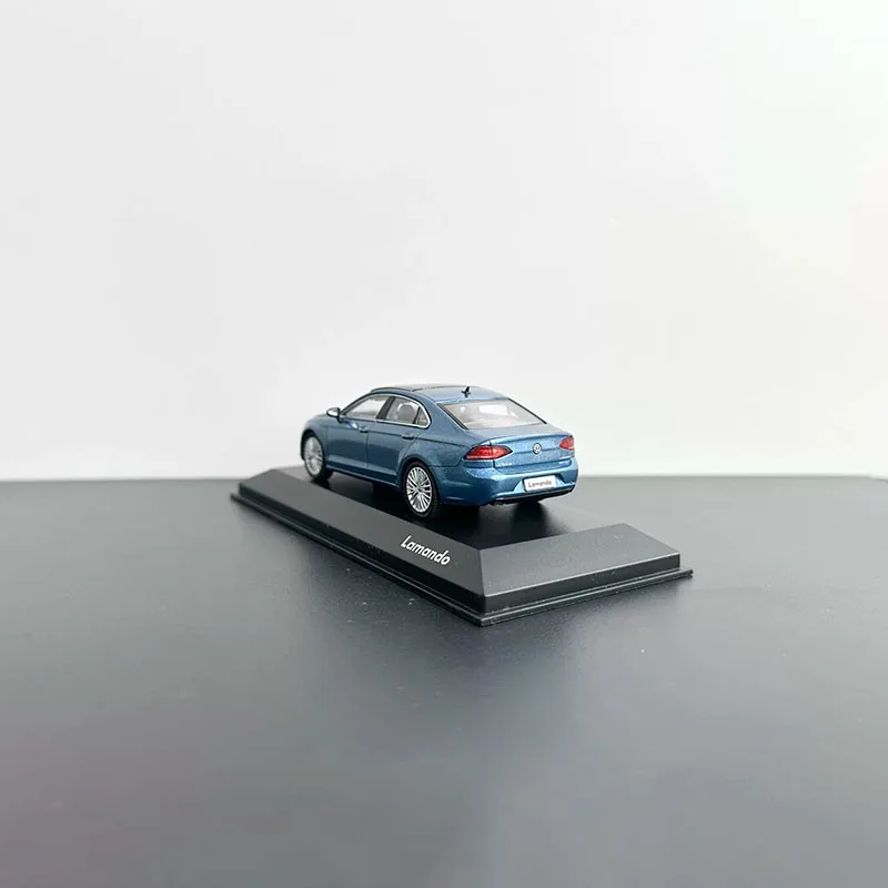 1:43 Scale Lamando Alloy Car Model Collection Ornaments