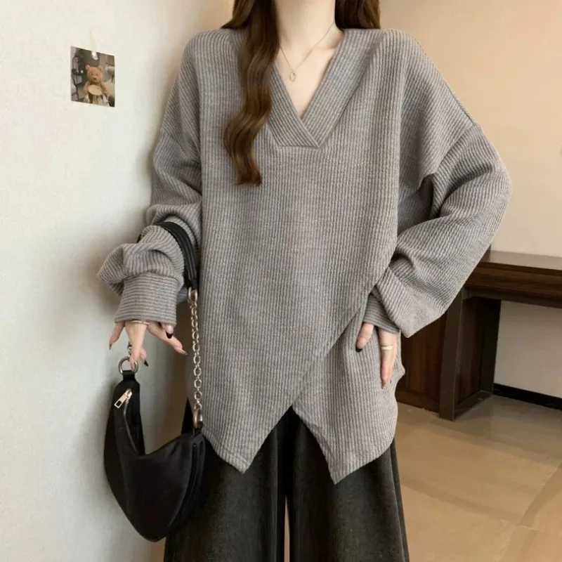 Irregular V-neck Sweatshirt for Women in Autumn and Winter Sweet Soft Glutinous Slim Bottom Shirt Trendy