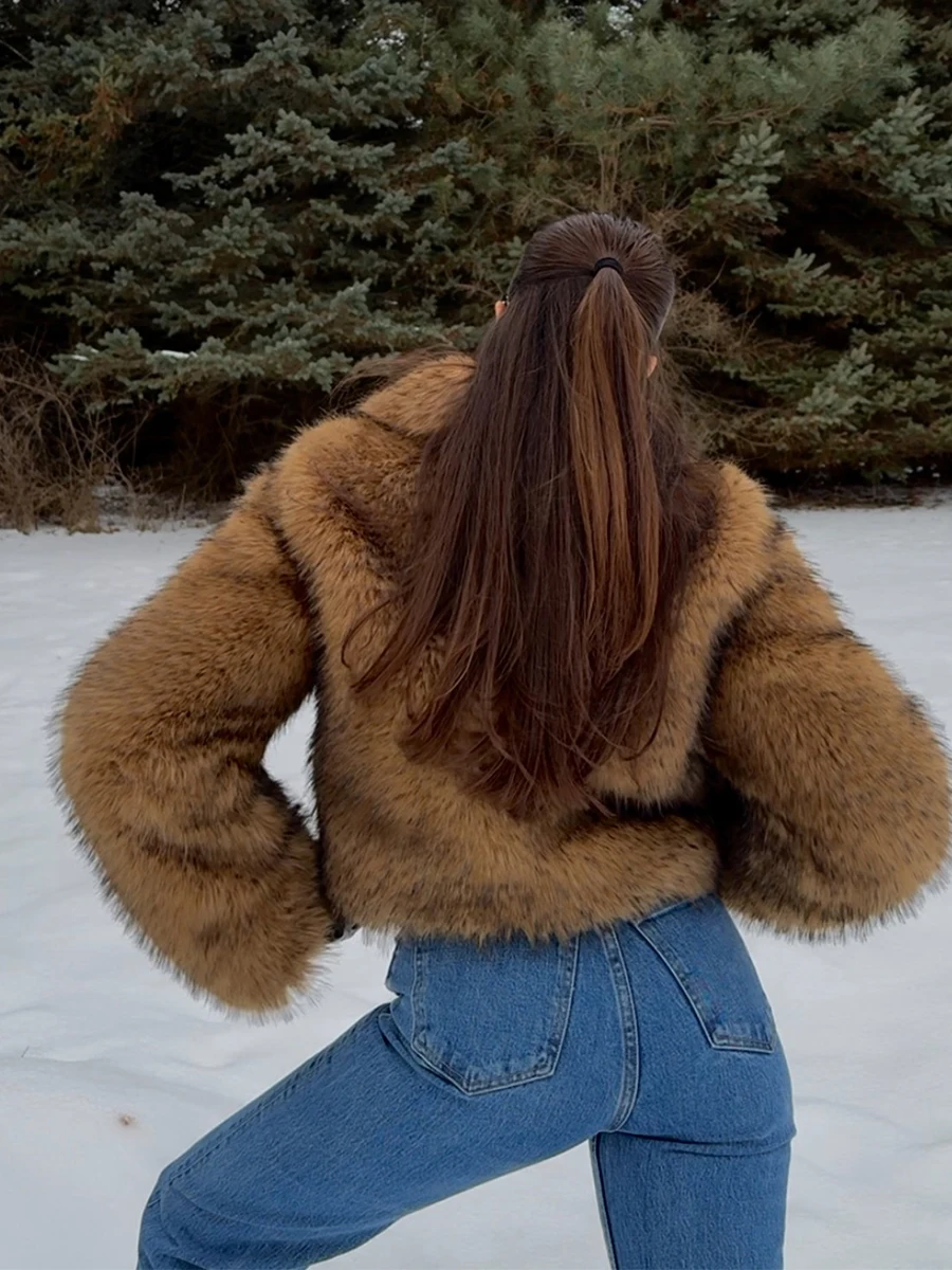 الغوغاء زوجة اللون الطبيعي المحاصيل أشعث معطف المرأة الشتاء الفراء سترة سستة بدوره إلى أسفل طوق طويلة الأكمام الشارع الشهير الزي مذهل