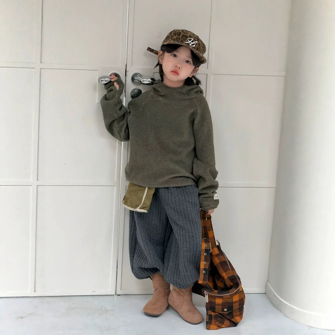 Children's Sweatershirt 2026 Autumn New Thin Velvet Hoodies for Boys and Girls Soft Waxy Shoulder Pullover Sweater