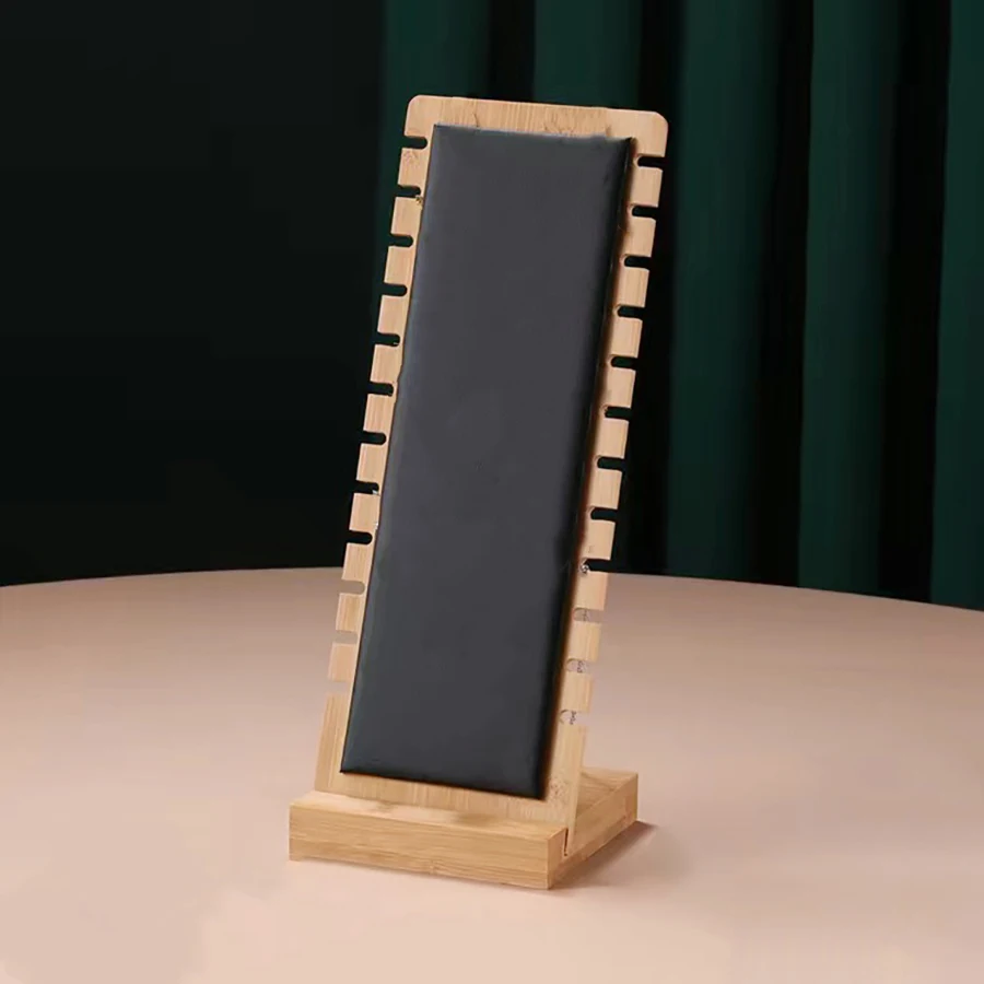 حامل عرض قلادة مجوهرات عمودي من الخيزران قطعة واحدة، مناسب لمبيعات عرض المجوهرات وعرض القلائد العائلية.