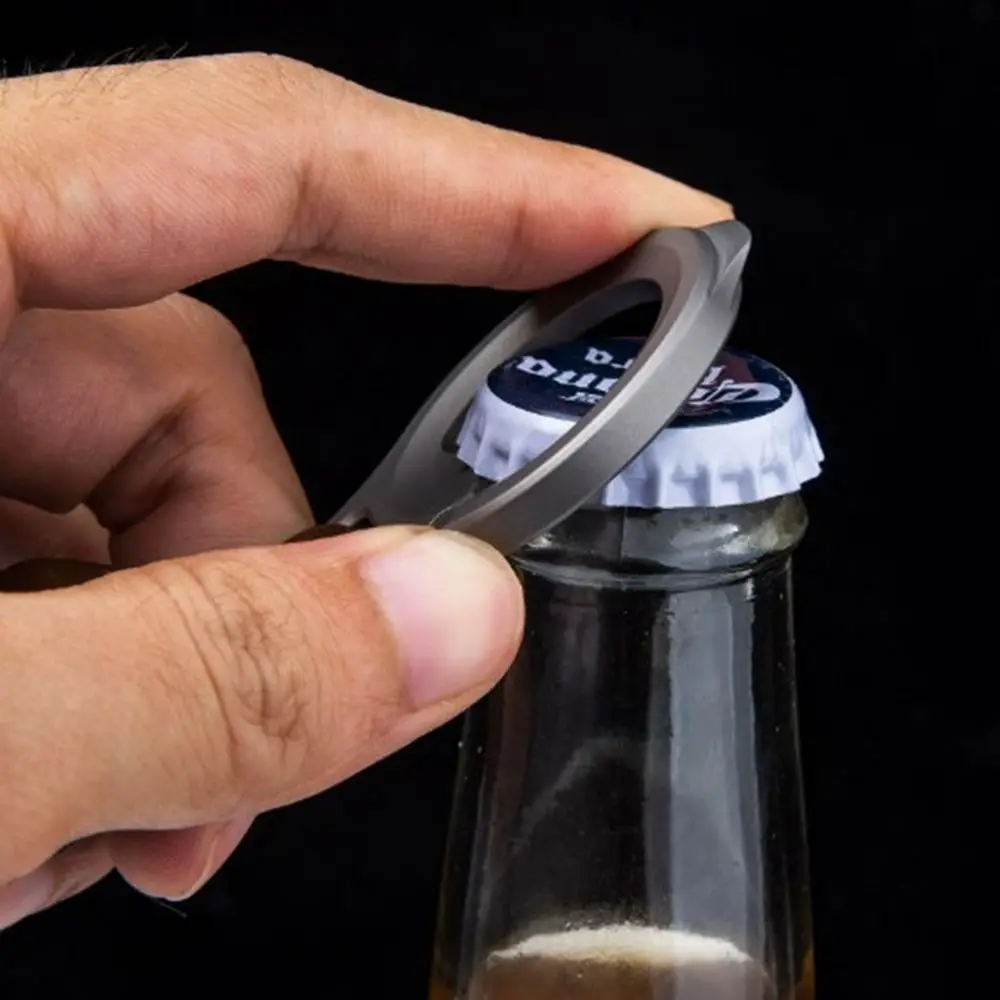 

Высококачественная пряжка из настоящего титанового сплава, портативный мини-многофункциональный сверхлегкий брелок для ключей, подвеска для рюкзака, инструмент EDC