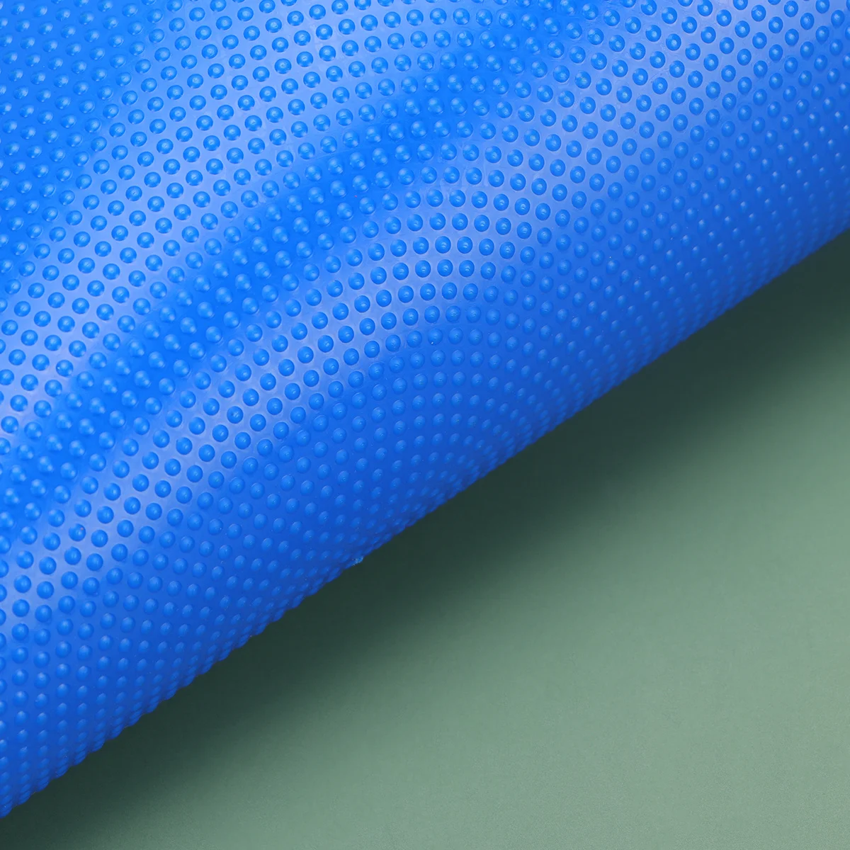 

4Pcs Reusable Ground Markers Heavy Duty Round Discs for Football Soccer Practice Agility Training Indoor Outdoor Non-Slip Spot