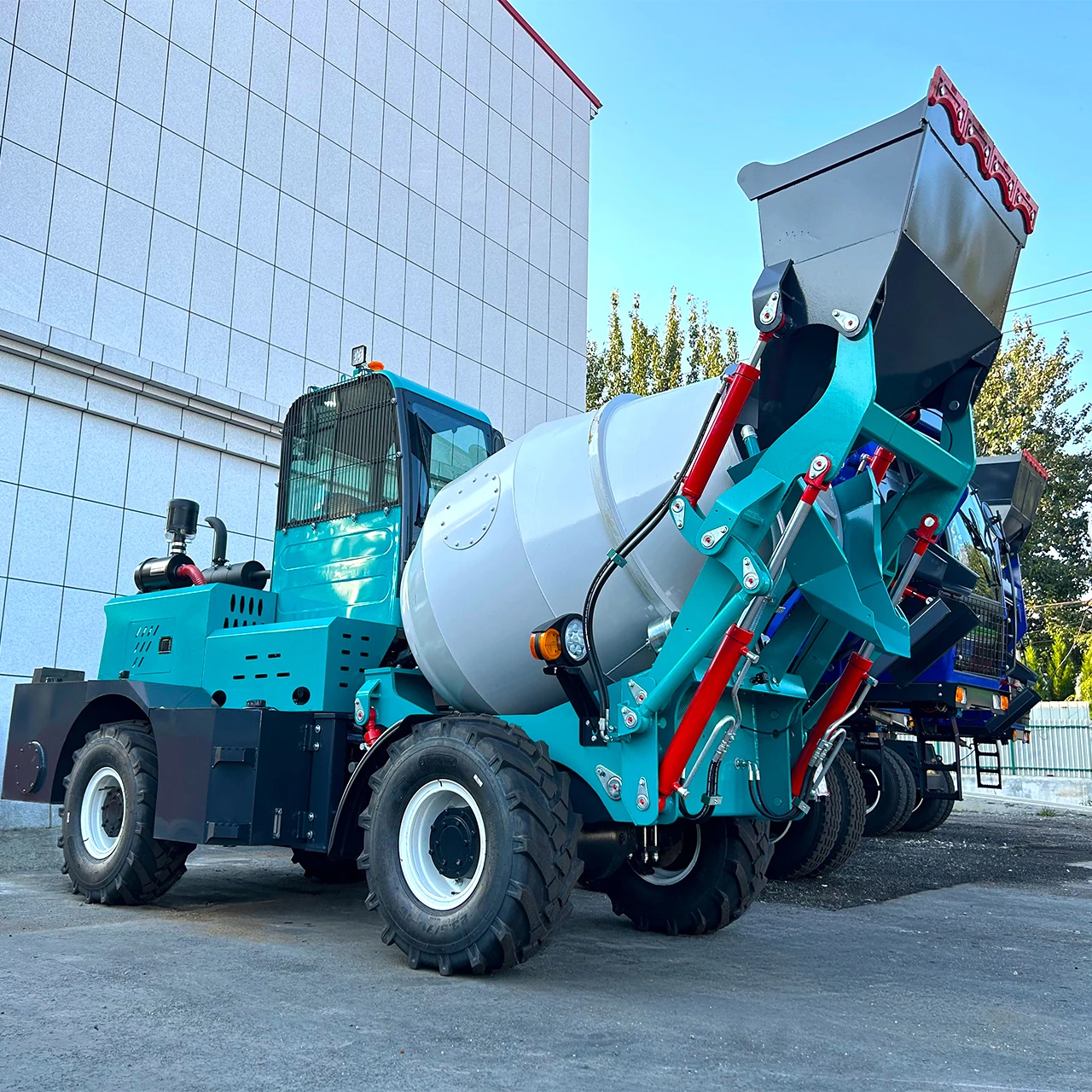 Customized The Lowest Price Concrete Cement Mixer Self Loading Drum