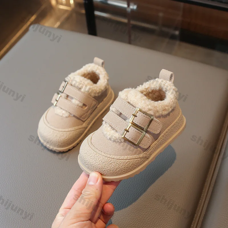 Sepatu bayi musim dingin, sepatu anak-anak katun sol lembut bayi nyaman gesper Anti Slip umur 1-3 tahun