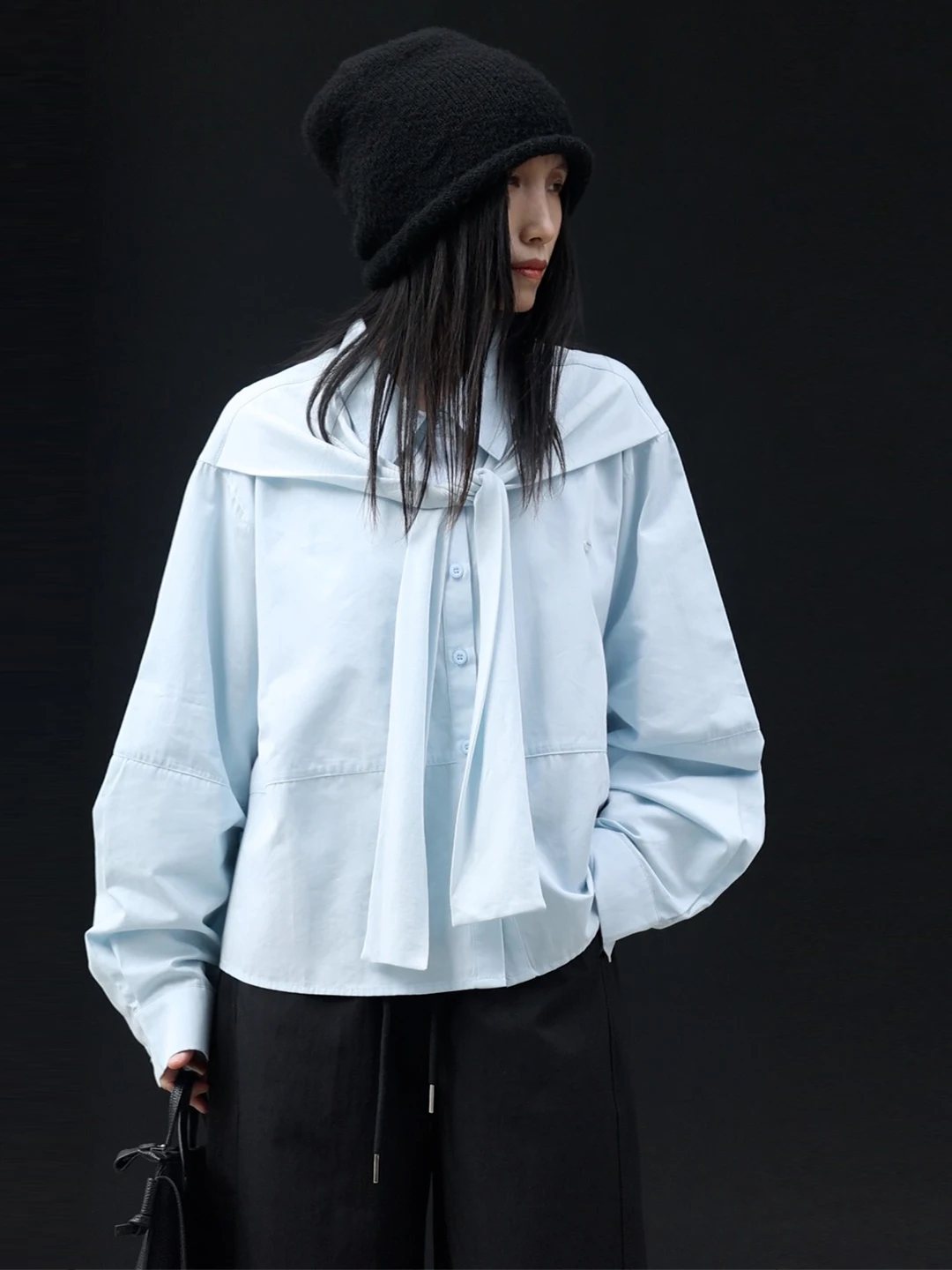 

Светло-голубая повседневная хлопковая рубашка Весна 2026: Свободный крой, защита от солнца, короткий топ, универсальный, художественный, простой, непринужденный стиль для женщин