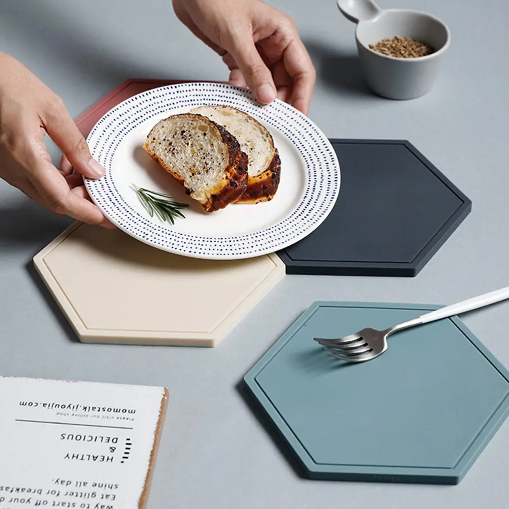 

1pc Heat Insulation Silicone Placemat Anti-Scalding Pad Thickened Hexagonal Table Mat Reusable Anti-Slip Protection For