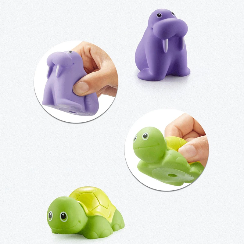 Set di giocattoli da bagnetto per bambini Giocattoli d'acqua per il nuoto degli animali dei cartoni animati Spremitura Gioco per vasca da bagno con galleggiante stridulo per bambini con rete da pesca