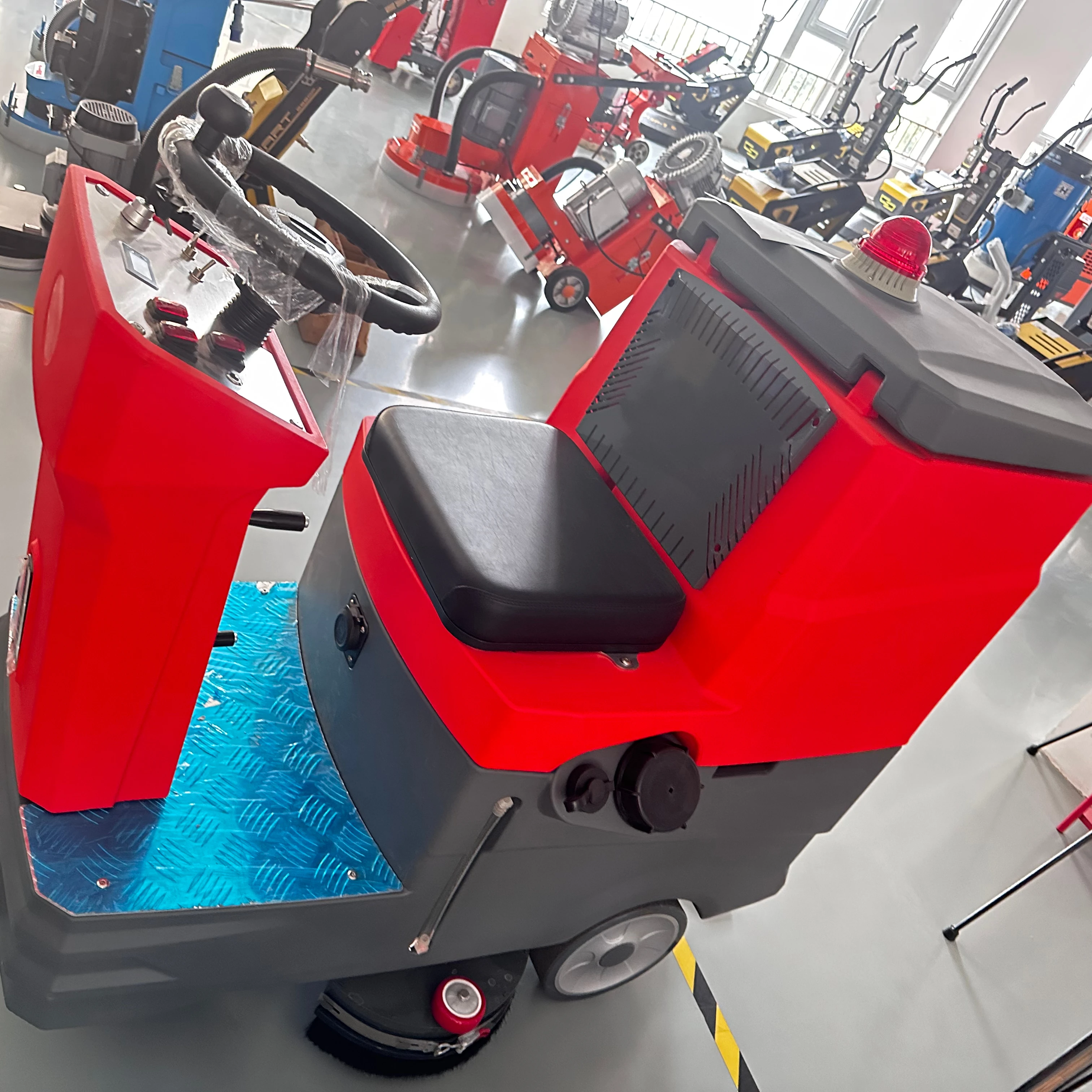 

Прочная парковочная дорожная подметальная машина для пола, вакуумная машина для очистки деревенских дорожных каменных тротуарных боев