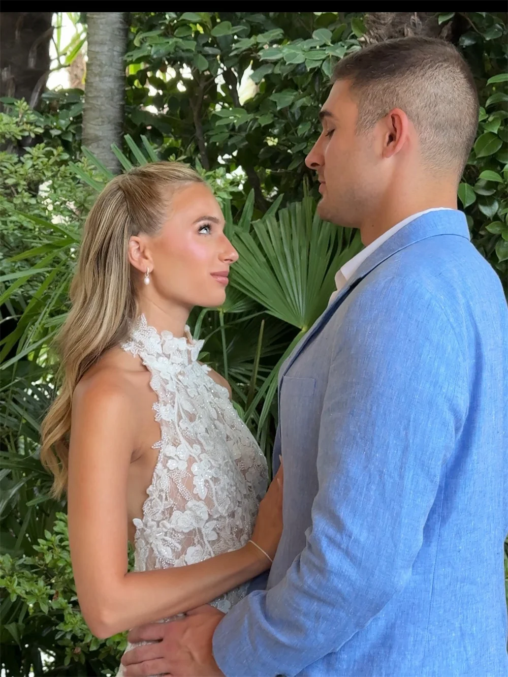 طوكيو مخصص الأبيض الرسن العنق فساتين الزفاف أكمام عارية الذراعين زهرة ثوب الزفاف أنيقة قطار المحكمة ثوب الزفاف #6