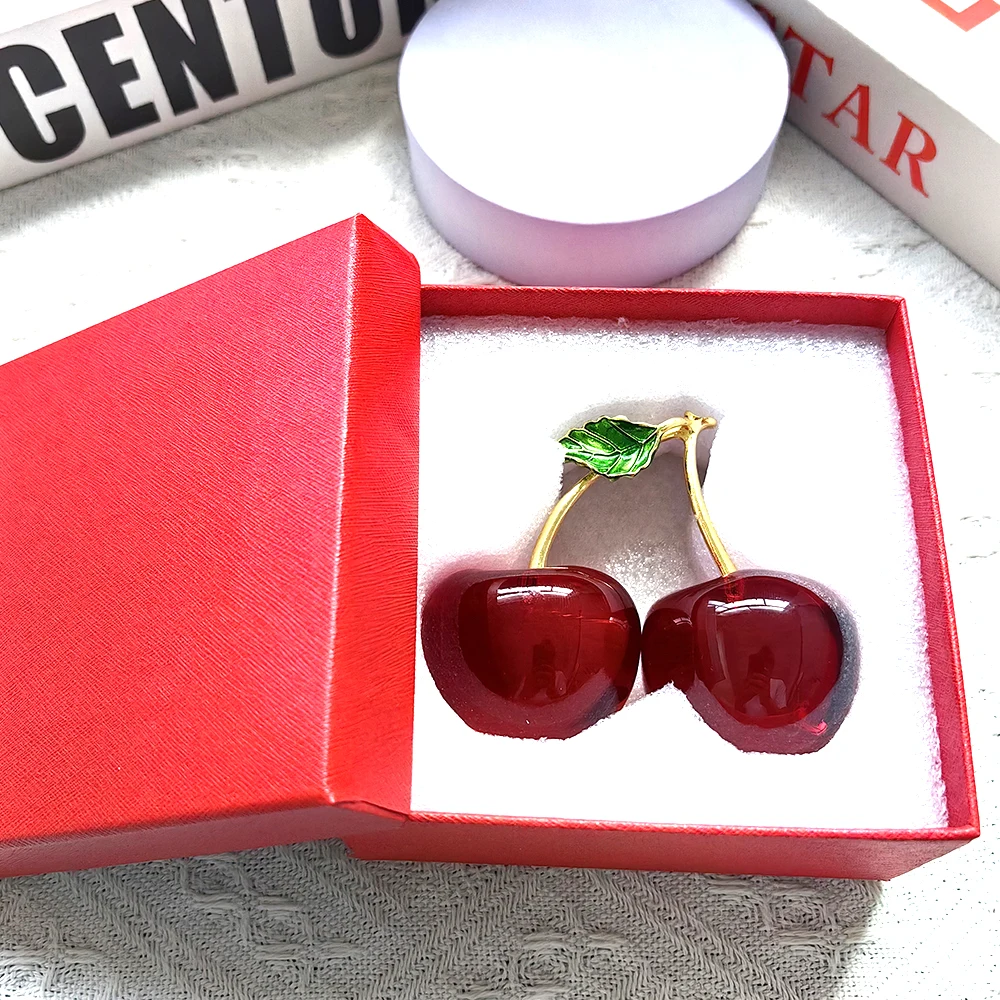 Crystal Cherry Figurine Collectible Paperweight Glass Fruit Ornament Tabletop Centerpiece Home Office Desktop Decor Wedding Gift