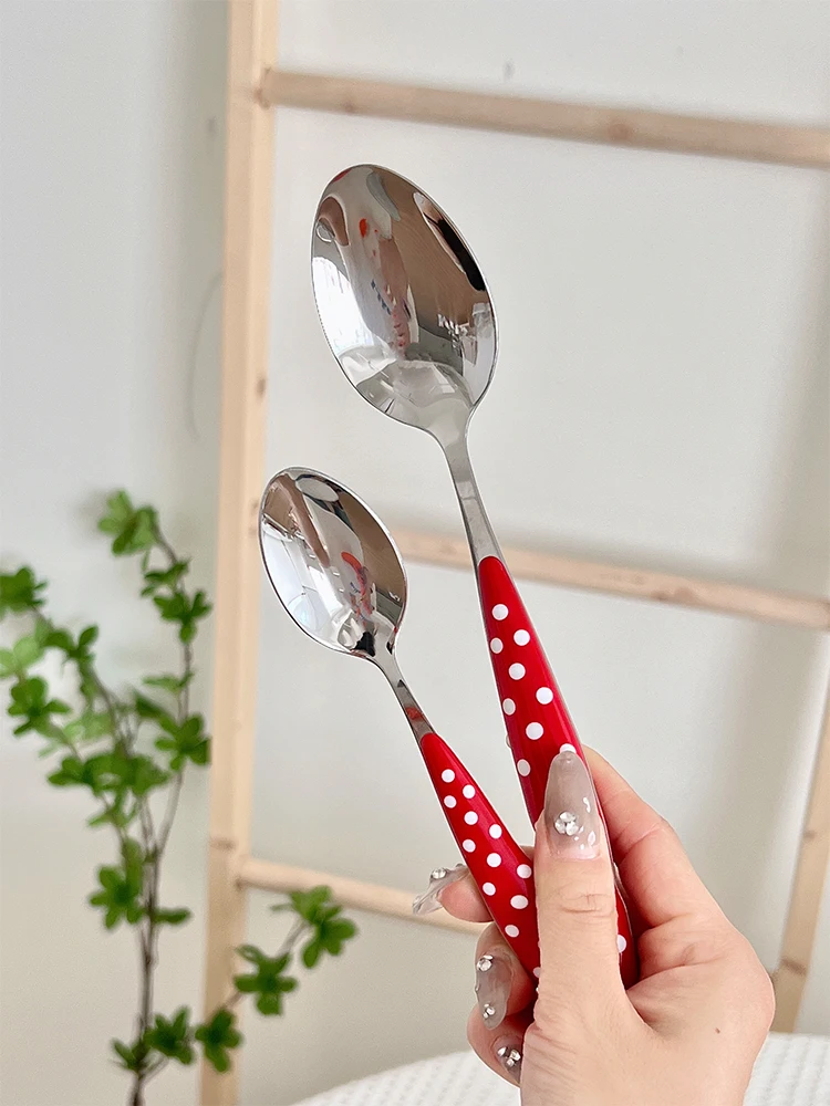 

Симпатичная французская ложка из нержавеющей стали с керамической ручкой в горошек