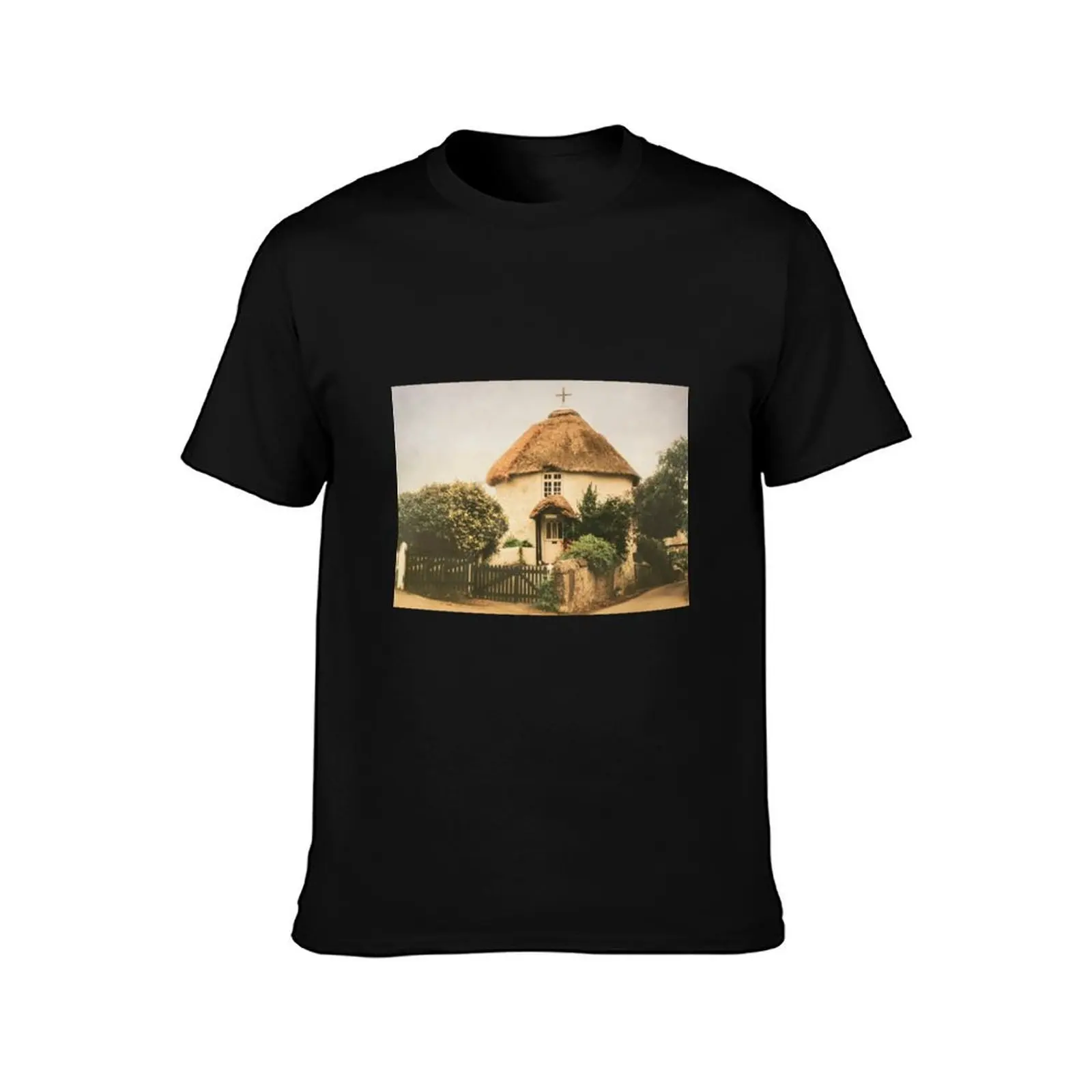 Round House at Veryan Cornwall T-Shirt Summer Casual Cotton Tee Oversized Streetwear Tops Vintage Graphic Print 100% Cotton