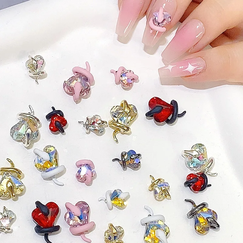 TSZS 10pcs/lot 3D Snake Heart Crystal Alloy Nail Charms Gold Silver Alloy Snake Around Crystal Nail Decoration