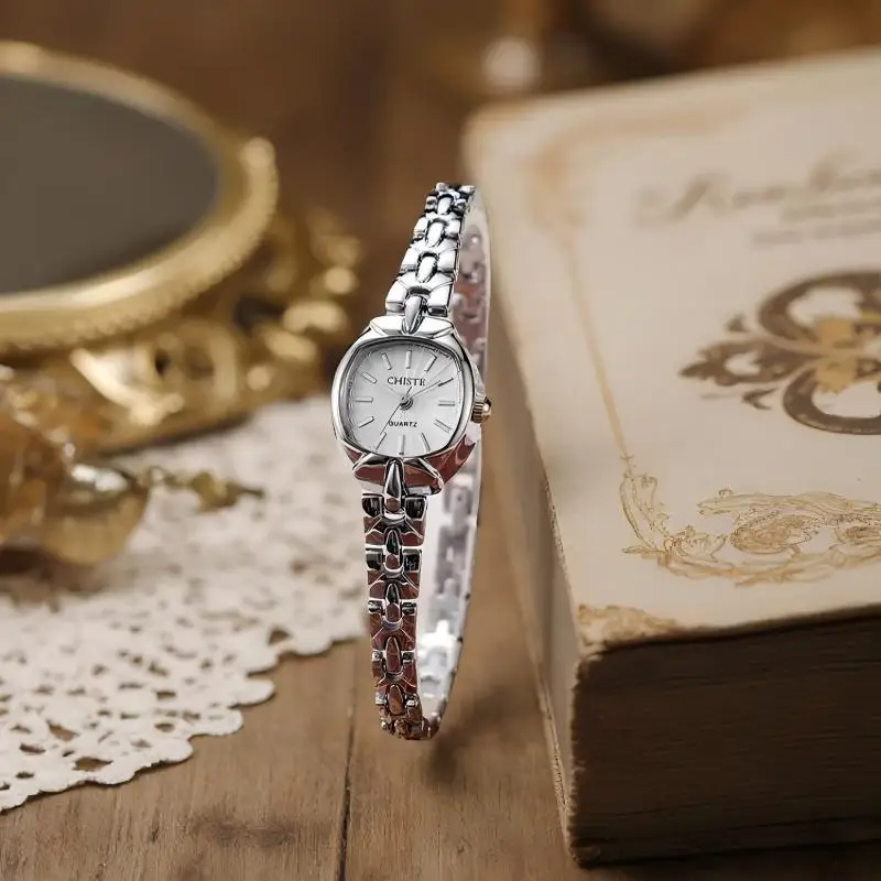 Women's Bracelet Watch Retro Women's Party Quartz Watch