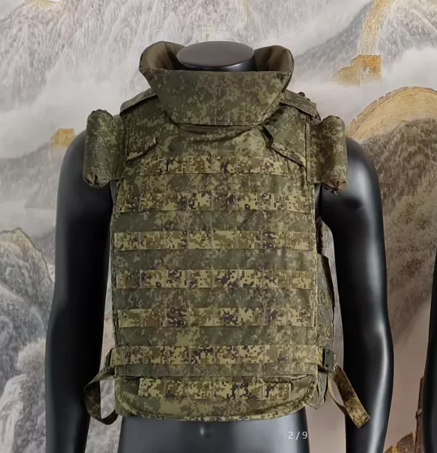 

Российский камуфляжный жилет 6B45, размер 2, EMR III, почти новый