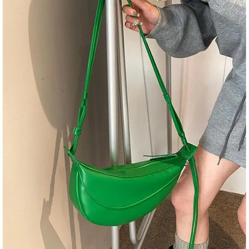 2024 Fashion Green Dumplings Bags For Women Luxury Designer Handbag Leather Chest Bag The New Shoulder Crossbody Banana Bag