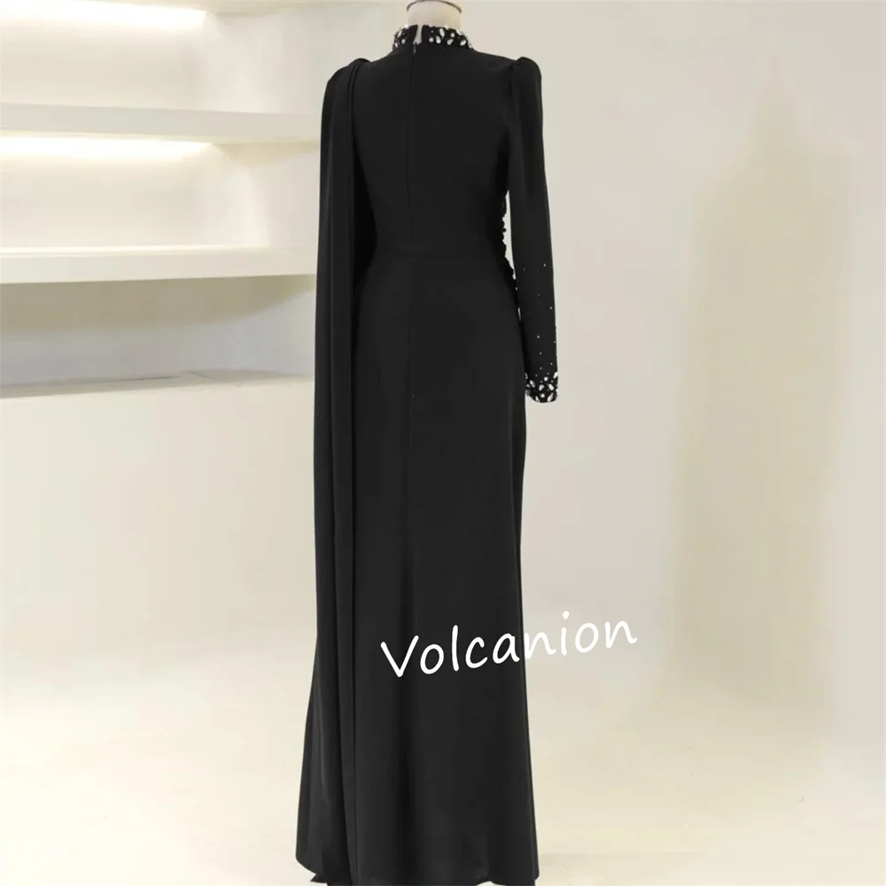 تخصيص الشيفون الطية مطرزة مستقيم الياقة العالية فساتين متوسطة الطول مناسبة مخصصة حفلة موسيقية بسيطة الكلاسيكية مطابقة