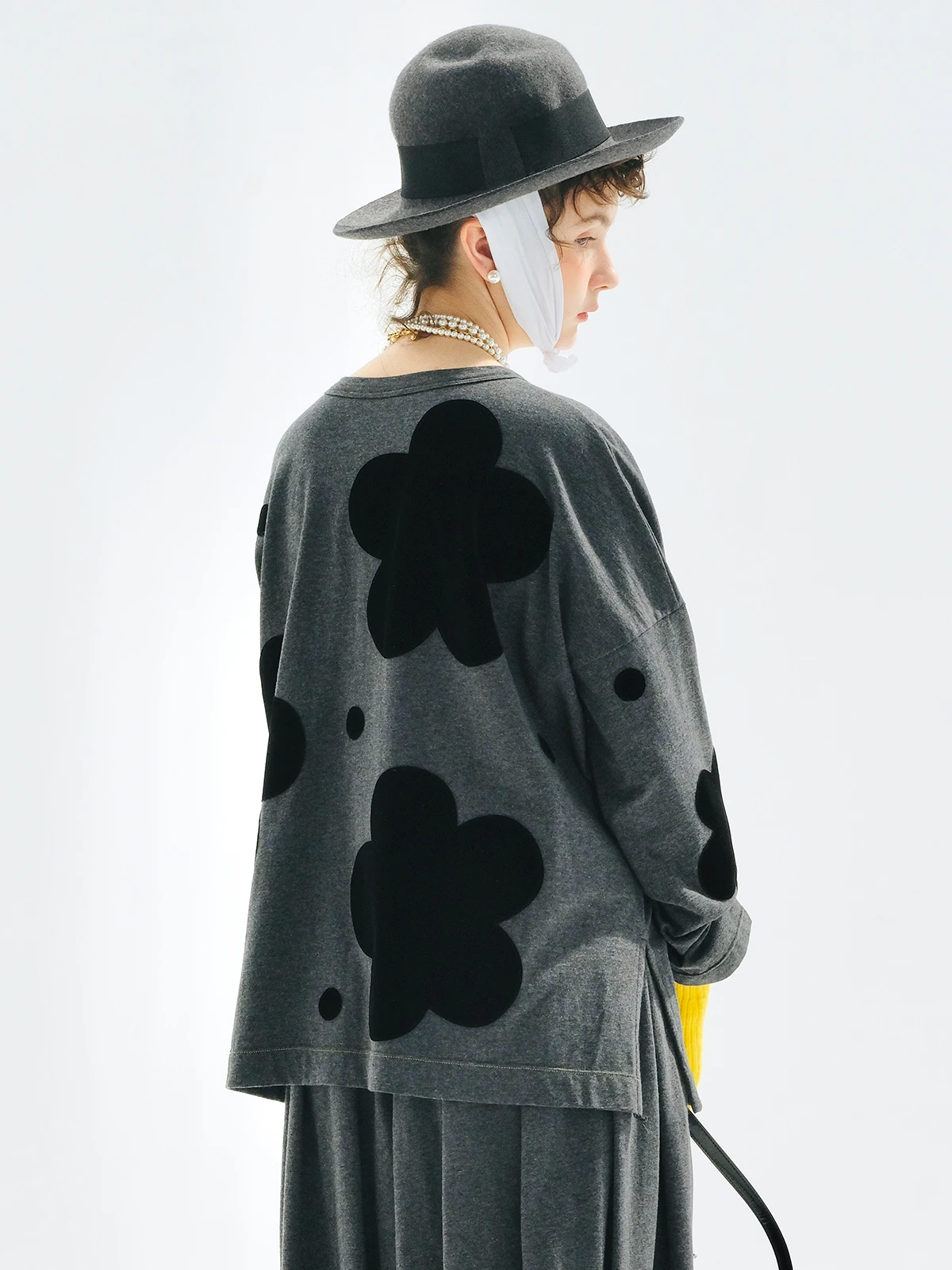 imakokoni 2025 Autumn Pure Cotton Knitted Appliqué Oversized Long-Sleeve Top for Women, Autumn Inner Wear 255162