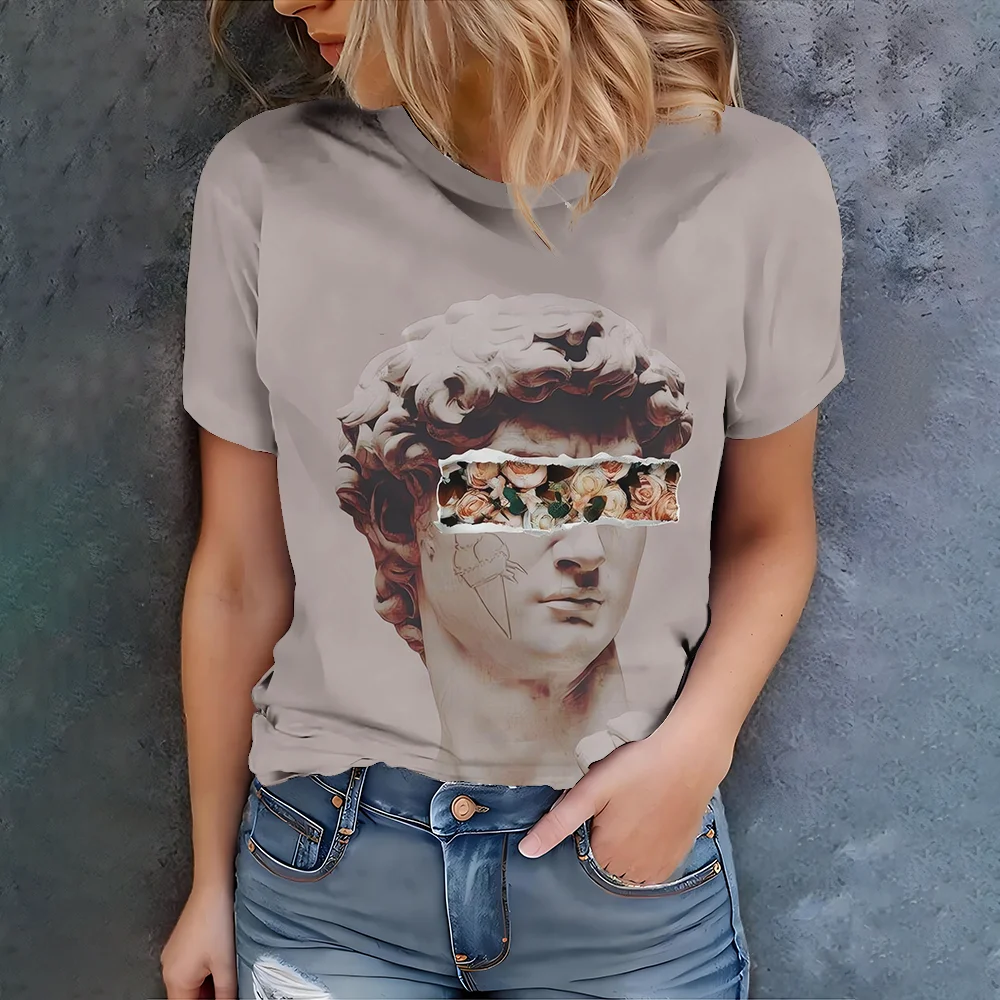

Серая женская повседневная футболка с художественной скульптурой и цветочным коллажем - летняя футболка в стиле современного искусства с круглым вырезом и коротким рукавом