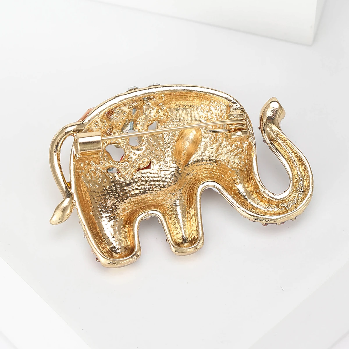 Enamel Elephant Brooches for Women Unisex Animal Pins 2-color Available Casual Party Accessories Gifts